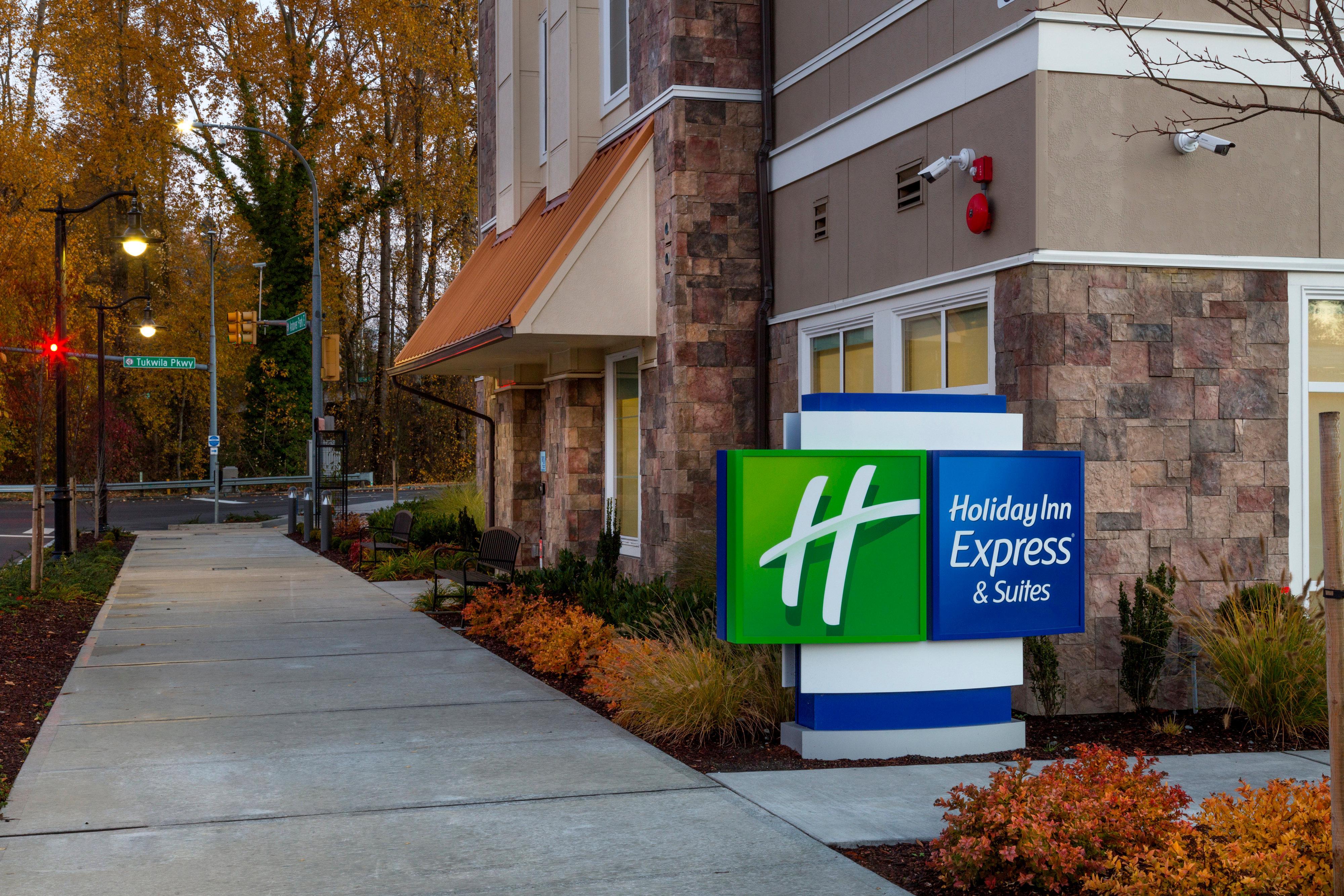 Holiday Inn Express & Suites - Seattle South - Tukwila, An Ihg Hotel Экстерьер фото