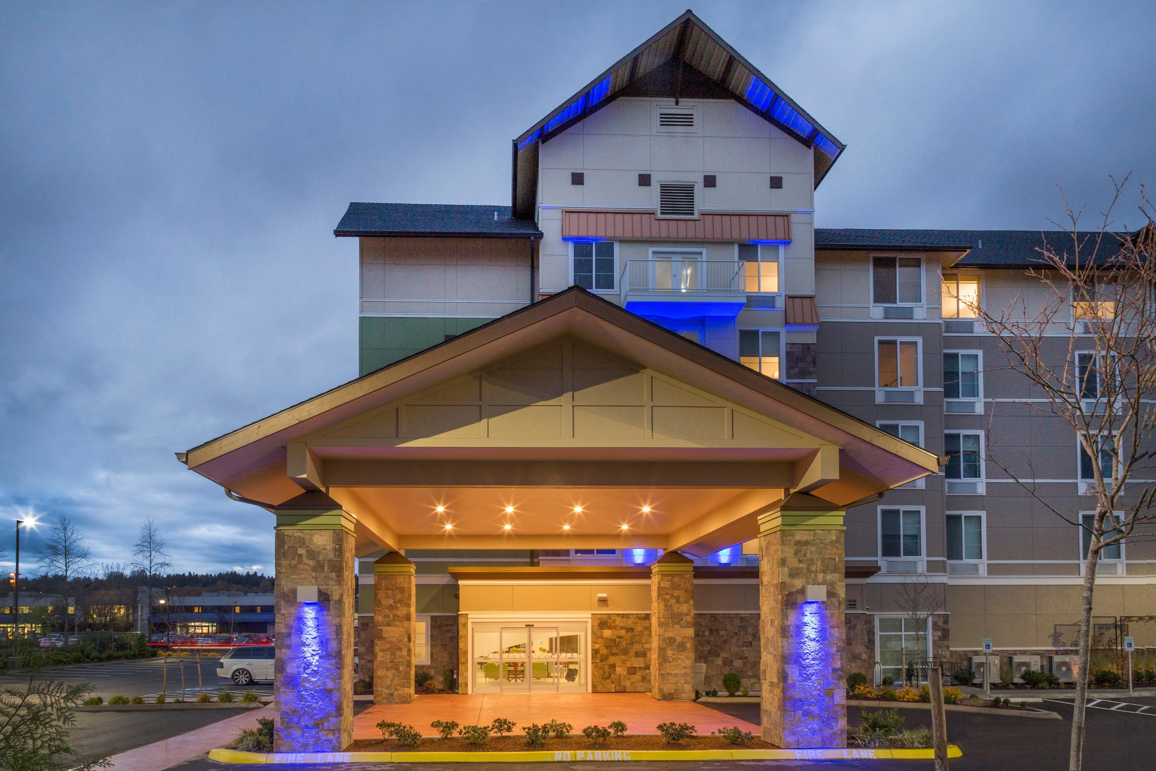 Holiday Inn Express & Suites - Seattle South - Tukwila, An Ihg Hotel Экстерьер фото